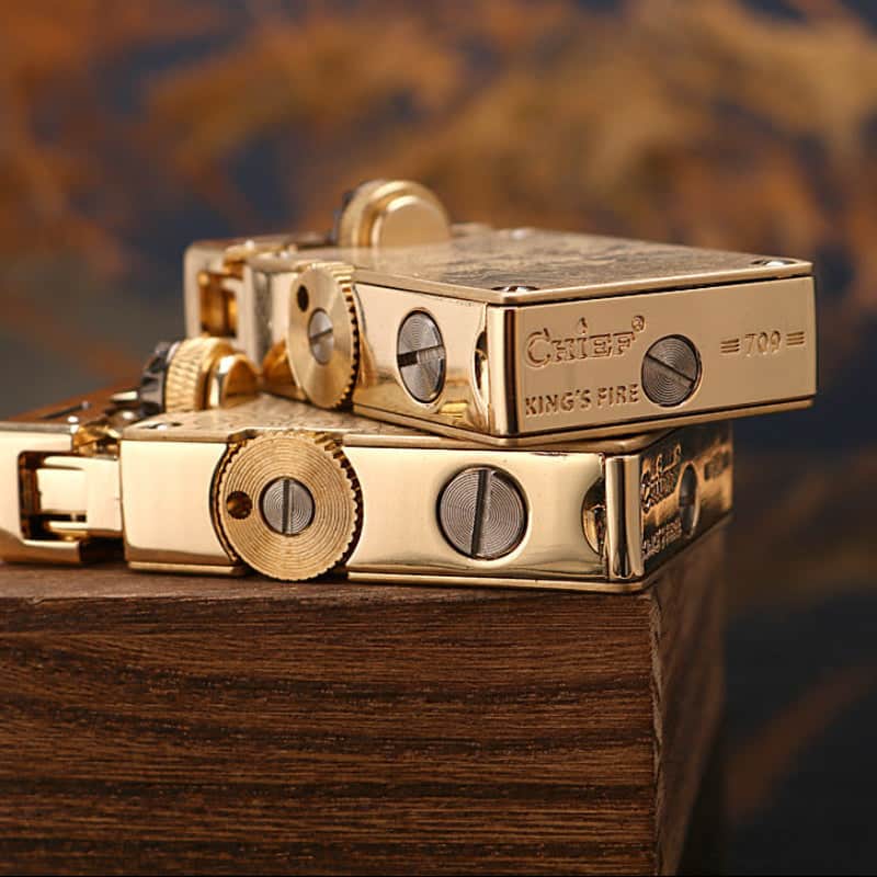 Retro Engraved Brass Lighter – Classic Trench Kerosene Lighter